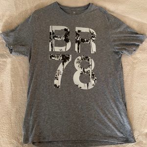 Banana Republic Men’s Graphic Tee Medium